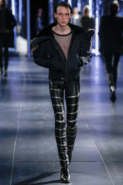 Look 52